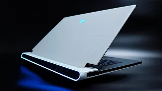 Should You Buy the CHEAPEST Alienware X17 R2 ?!