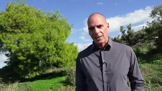 A festive message for 2021 from Yanis Varoufakis | DiEM25