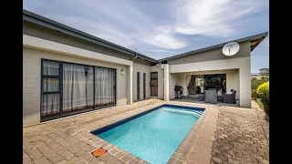 FAMILY HOME WITH PRIVATE POOL