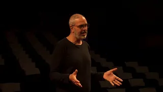 Como os homens aprendem a ser homem? | Claudio Serva | TEDxMacedo