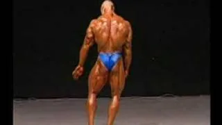 Marko Savolainen posing routine