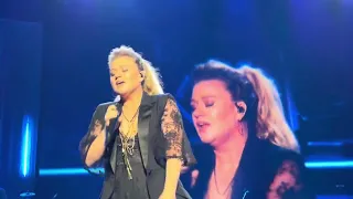 Let Your Tears Fall Kelly Clarkson Las Vegas 8.11.2023 (from the pit)