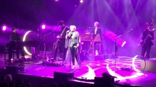 patricia kaas il me dit que je suis belle live courbevoie