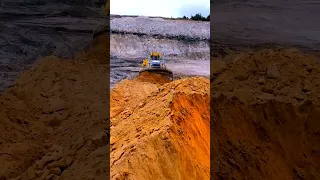 komatsu D475A Dozer Push The Material #youtube #shortvideo #virlshorts