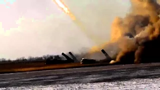 Залп Ураганов сил АТО по позициям ДНР / Volley BM-27 Uragan Ukrainian military