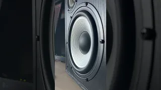 Edifier R2850DB "bass test" No3