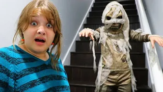 MUMMY IN OUR HOUSE?! Can Aubrey ESCAPE the MUMMY?
