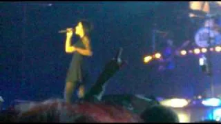 Lily Allen -  LDN & Back To The Start (M.E.N Arena 05/03/2010)