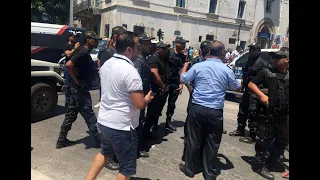 Взрывы в столице Туниса