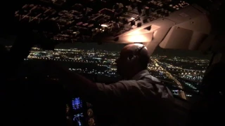 Посадка Boeing 767-300ER в Пулково. Вид из кабины пилотов. Night landing view cockpit HD