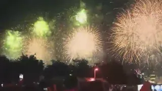 Macy's 4th of July fireworks lights up New York City