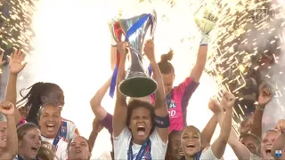 It's a LYON party | UEFA Women's Champions League Final 2021/22 | Trophy celebration
