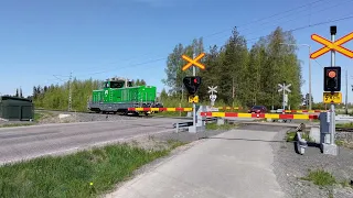 MV 10302 Tahkoluodosta Tampereelle. Reikon tasoristeys, Pori (4K)