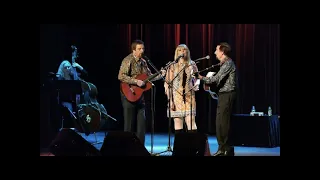 Peter Paul and Mary Alive "Go Tell It On The Mountain"