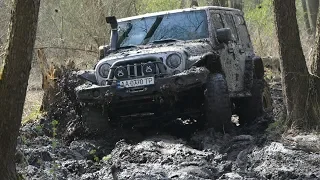 OFF ROAD по разной траектории Jeep Wrangler RUBIKONr vs Toyota Land Cruiser 70