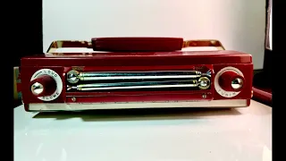 Jaguar Nasco CFM 1000 Deluxe Transistor Radio (1962)