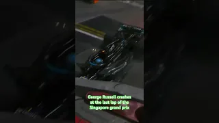 George Russell crashes at the last lap of the Singapore grand prix