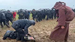 Mud Wizard Traps Entire Police Department