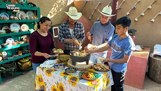 Mis Tres Viejos Chulos Me Festejaron Mi Cumpleaños Con Una Gran Comida