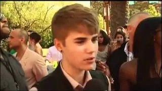 Justin Bieber talks about Selena:"kinda like a girl next door" TCA 2011