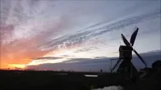 Windmill in front of an amazing sunset Hoogmade (timelapse x32)