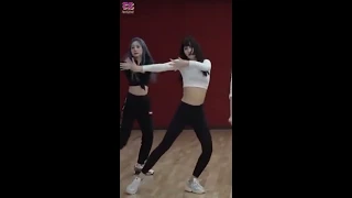 TWICE “FANCY" Dance Practice Version - Momo Focus  (트와이스 모모)