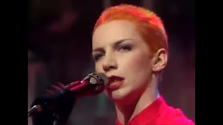 Eurythmics - Somebody Told Me (Live On The Tube 1983)