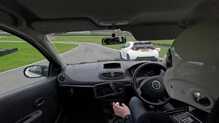 Brands Hatch - Clio 200 vs Yaris GR