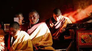 Deep Tibetan Aum Chanting - Meditation, Focus, Cleansing