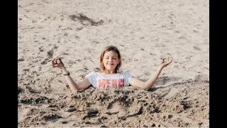 Kids Videos.. Sand play in desert