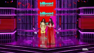 Dixie D'Amelio Presents Top R&B Album - BBMAs 2022