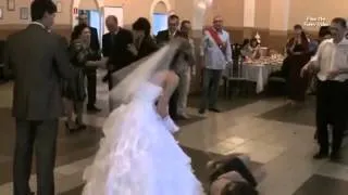 The funniest fall at a wedding! Крутейшие падения на свадьбе!!!