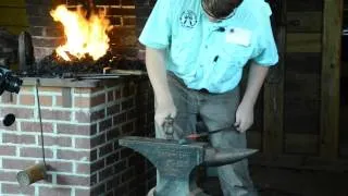 Beginner Blacksmithing: Forging a simple leaf hook