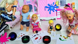 DRAW A CHALLENGE WITH YOUR HEEL🤣 Grandma is shocked! Katya and Max funny family funny dolls Darinelk