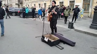 Песни на улицах в День Победы в Санкт-Петербурге
