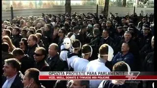 Opozita protestë para Parlamentit - News, Lajme - Vizion Plus