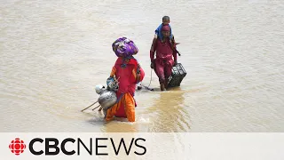 Pakistan's monsoon floods kill nearly 1,000 people