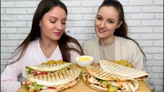 МУКБАНГ ЗАКРЫТАЯ ПИЦЦА ответы на вопросы РЕЦЕПТ готовим сами MUKBANG CLOSED PIZZA ответы по вопросы