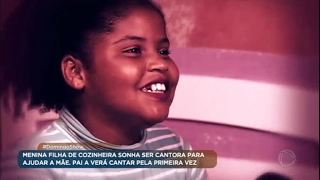 Menina de 12 anos sonha ser cantora para ajudar a mãe