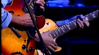 Larry Carlton w/ Robben Ford - "Encore Blues" - Live Performance in Tokyo, Japan