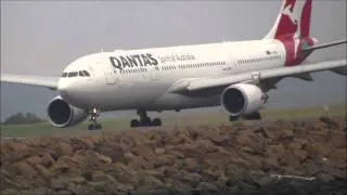 Qantas VH-EBN Airbus A330-200