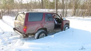 Toyota Hilux Surf по плотному снегу