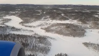 ✈ Посадка пассажирского самолета авиакомпании Победа в аэропорту Мурмаши в Мурманске.