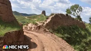 China's Great Wall severely damaged by workers