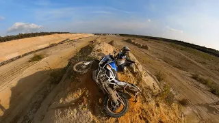CRF 1000 L Africa Twin vs. sand hill