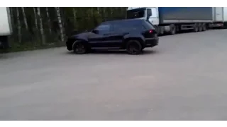 SRT-8 круто валит!