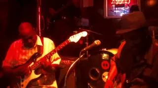 Breezin' (George Benson) Feat. Mark Bowers " The Guitarist's Guitarist "