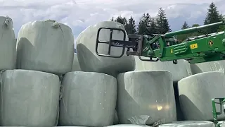 Unloading bales with john deere 6130r