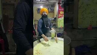 Sardar Ji Doodh wale Amritsar #ytshort #foodshorts #viralshorts #streetfood #milk #foodie