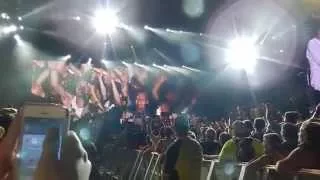 Paul McCartney, crowd singing during Hey Jude, Firefly Festival, June 19, 2015